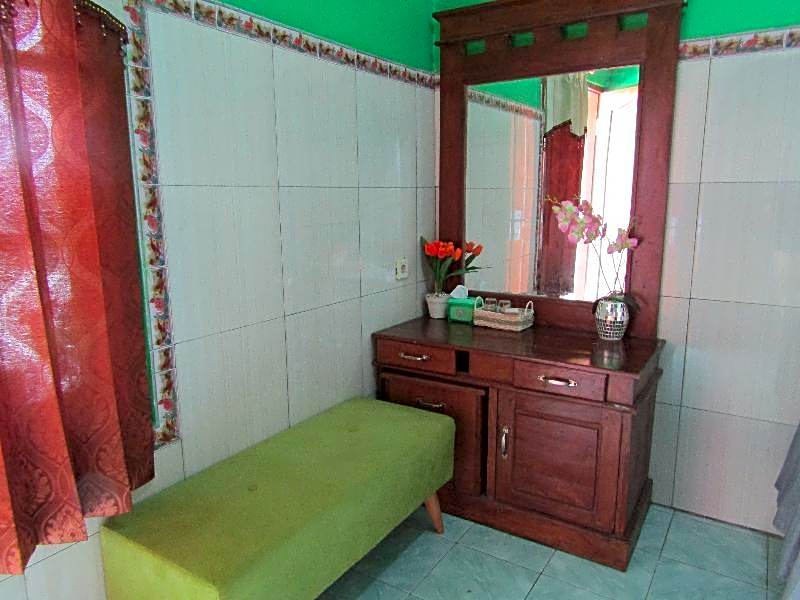 Losmen Kinasih Puncak & Gazebo Pandang