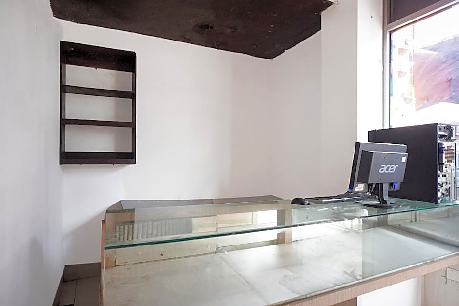 OYO 93003 B32 Homestay