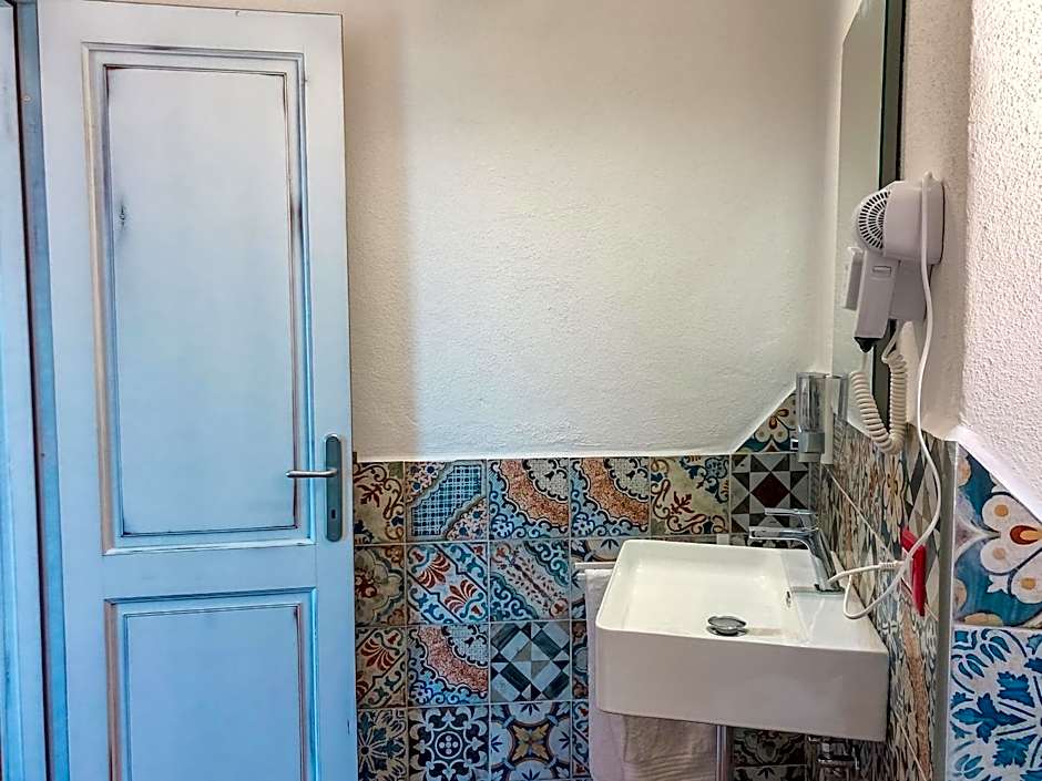 panoramic ROOMS Fora e ' Muros with sea view common terrace , Ammentos Posada