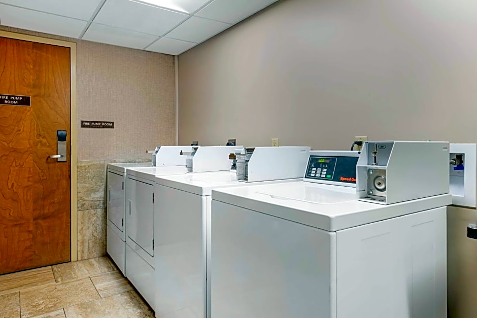 Best Western Plus Ramkota Hotel