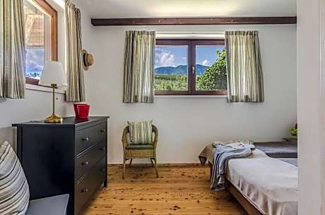 Apartment with Garden View