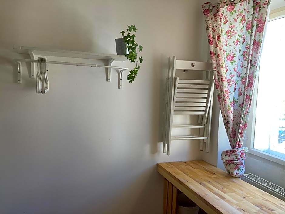 SISHAUS - Private Room Rental