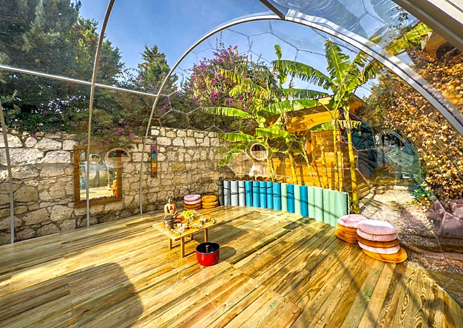 Banana Alaçatı Food & Stay - Adults Only