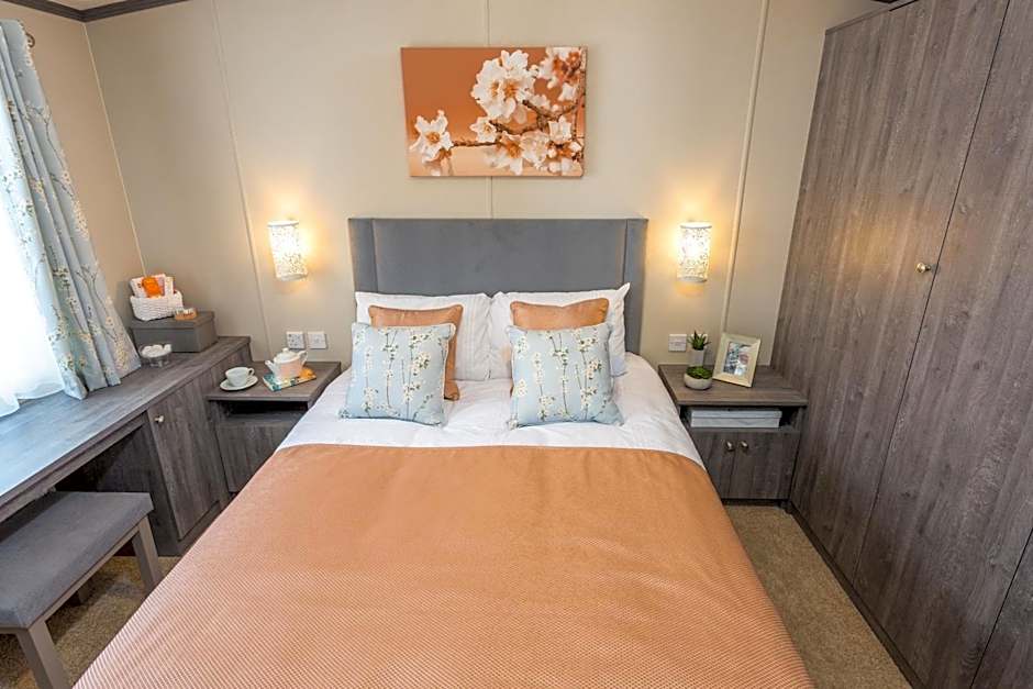 Bovisand Lodge Holiday Park, Beachside Location & Indoor Heated Pool