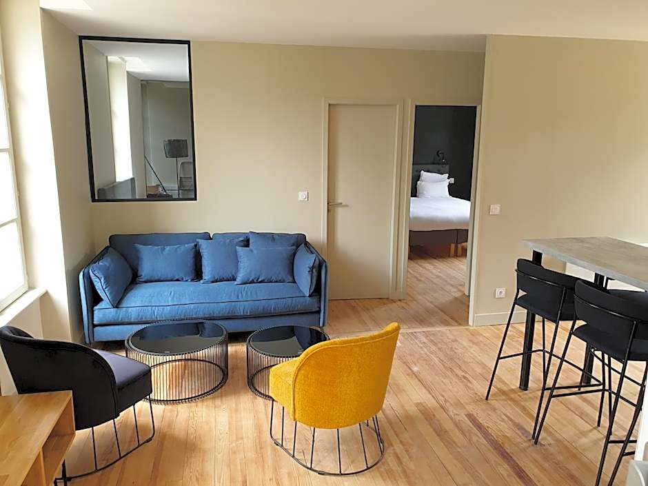 Au Loup Historic Apartments