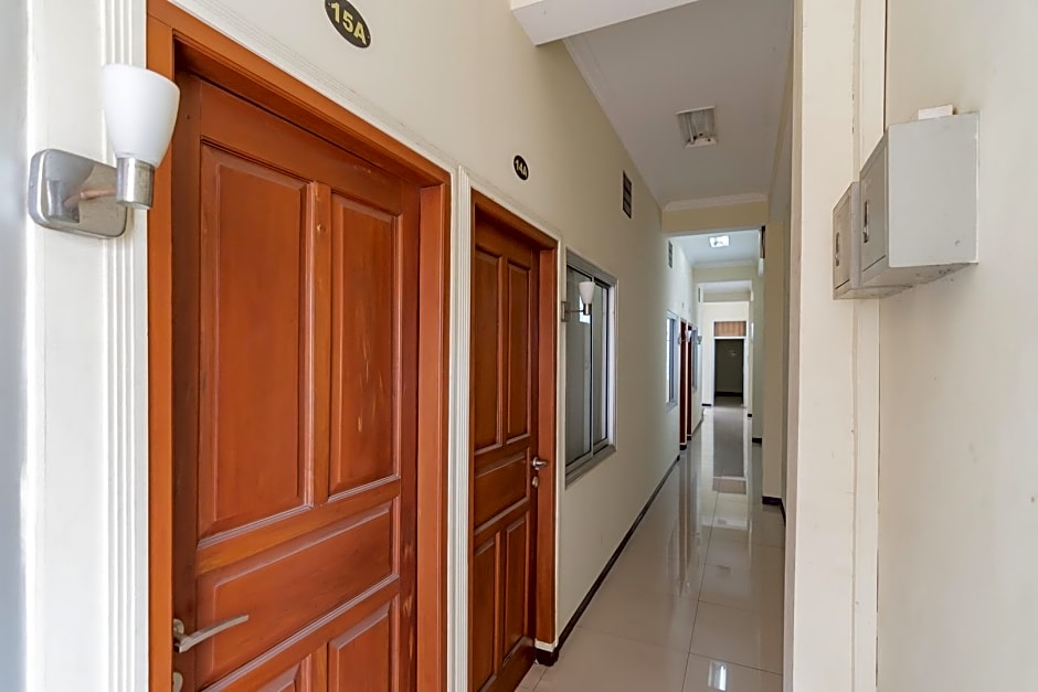 Grand Kembar Hotel Mitra RedDoorz