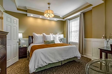 Efficiency King Suite - Non Smoking