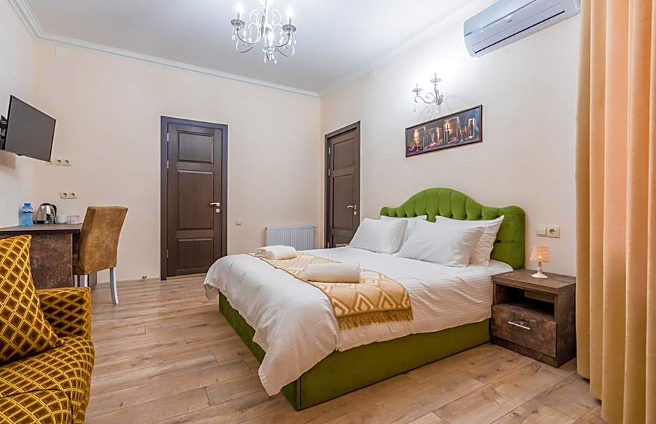 Golden Light Hotel