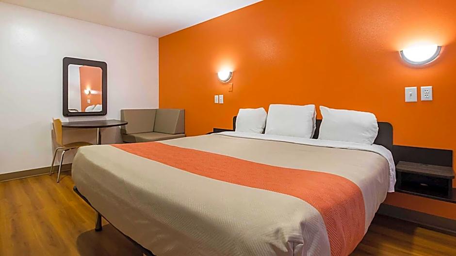 Motel 6-Marshalltown, IA