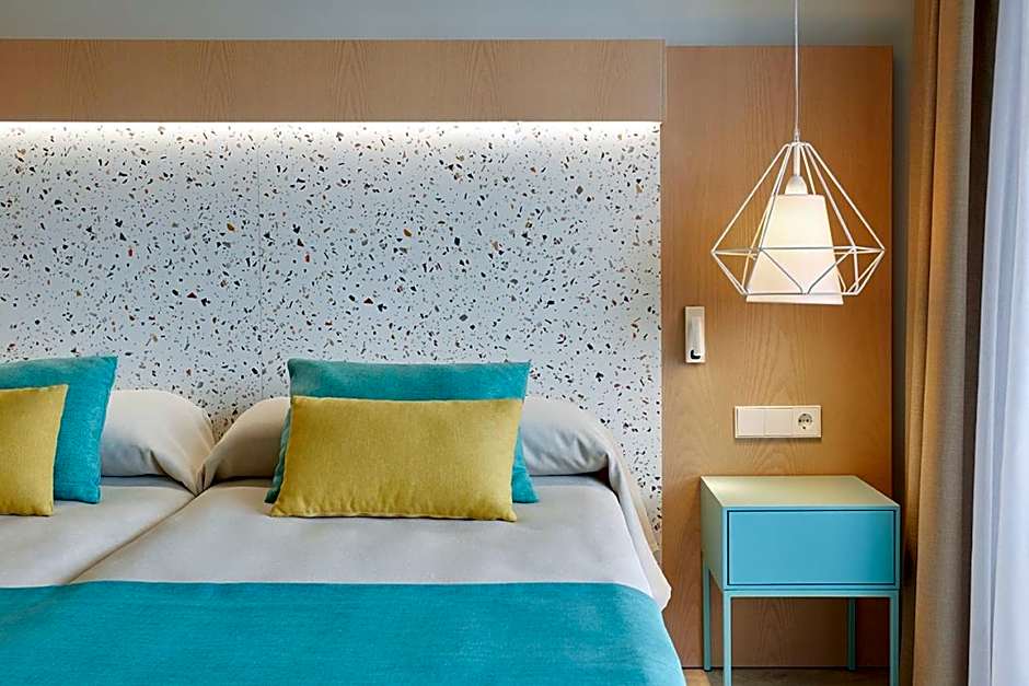 Universal Aparthotel Elisa