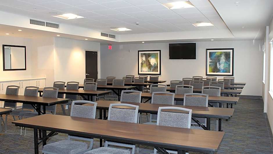 Holiday Inn Express & Suites - Jacksonville W - I295 and I10 By IHG