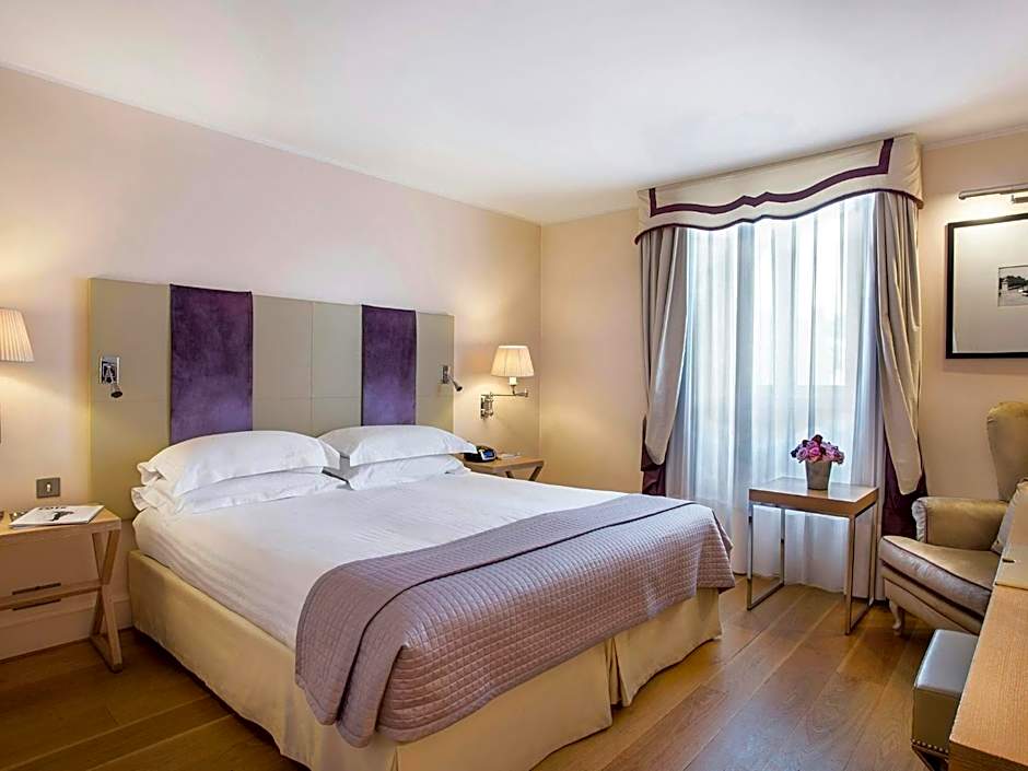 Hotel Castille Paris