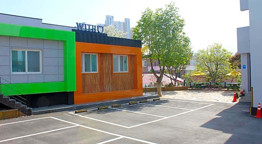 With U Hotel & Guesthouse