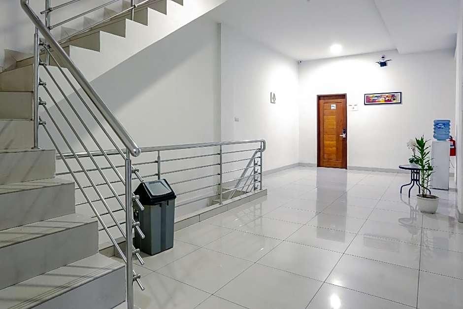 RedDoorz Plus @ Cemara Asri Medan