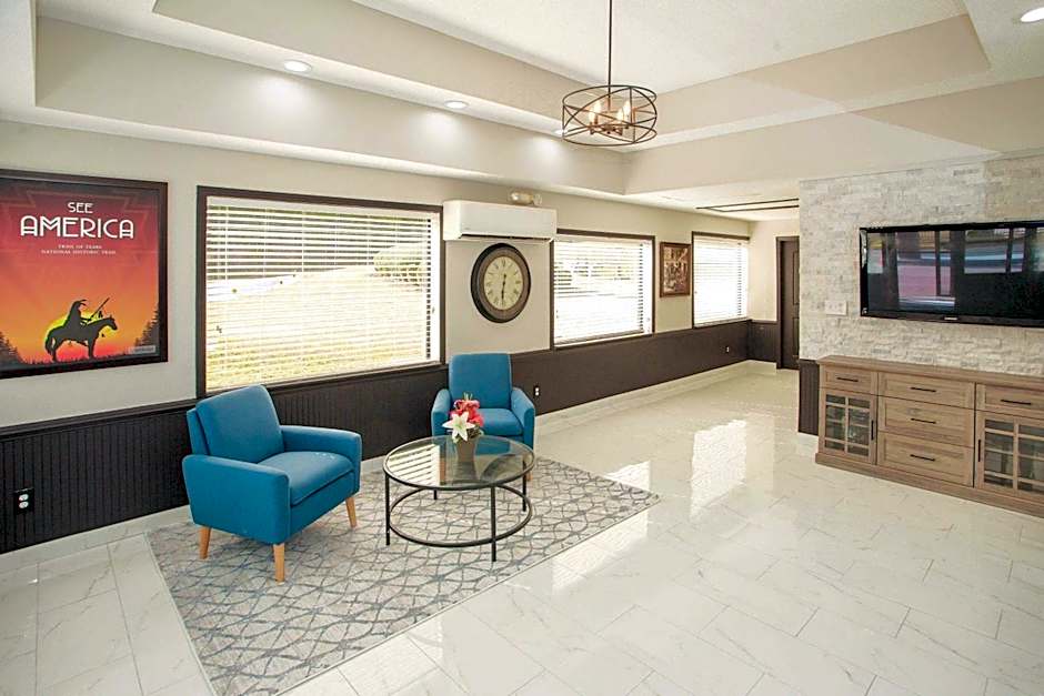 Travelodge by Wyndham Macon West