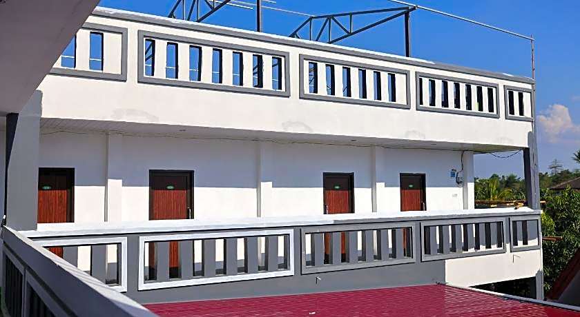 Urbanview Hotel Eropa Maros near Sultan Hasanuddin Airport by RedDoorz