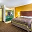 Super 8 by Wyndham Seguin