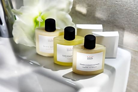 Comfort Room with Park View