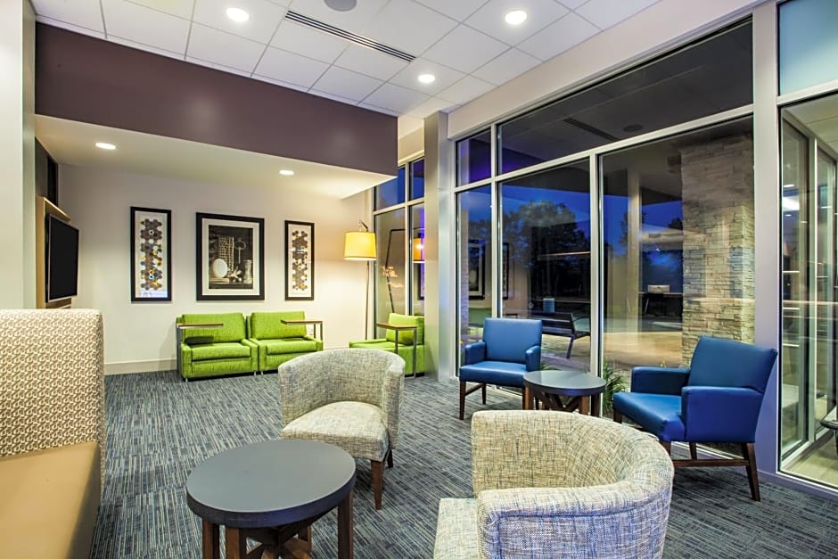 Holiday Inn Express Queensbury - Lake George Area