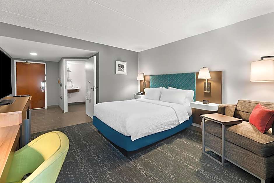 Hampton Inn By Hilton & Suites Newtown