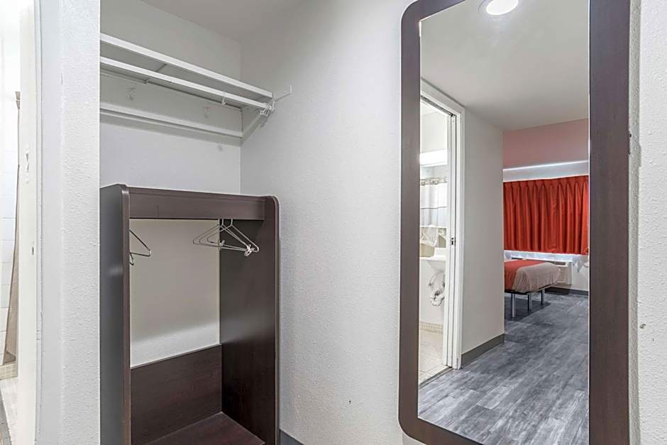 Motel 6-Barstow, CA - Route 66