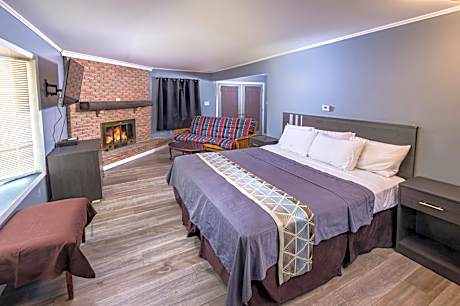 King Studio with Sofa Bed