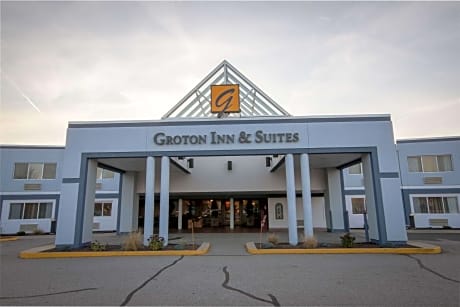 Groton Inn & Suites