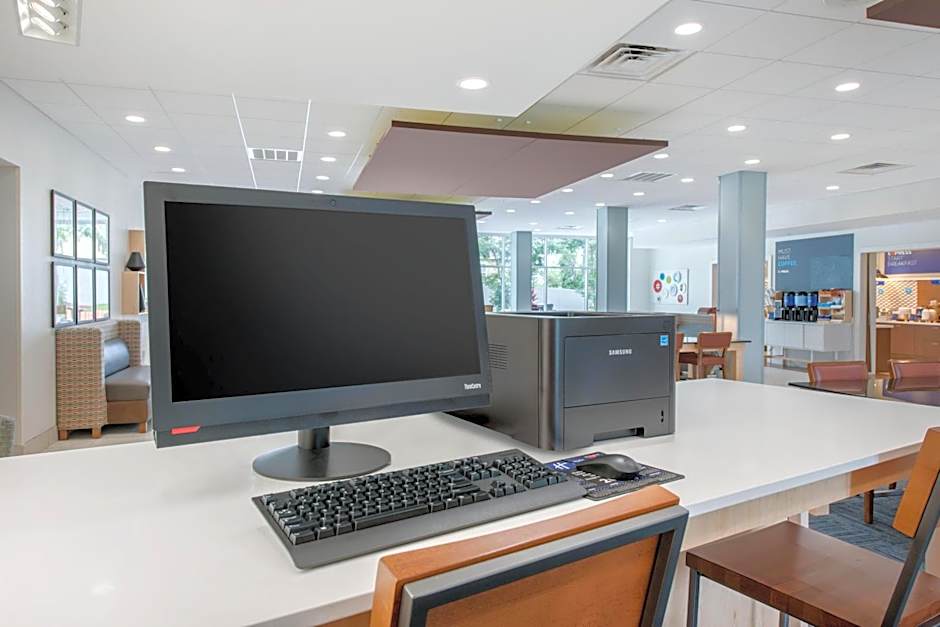 Holiday Inn Express & Suites - Wildwood - The Villages By IHG