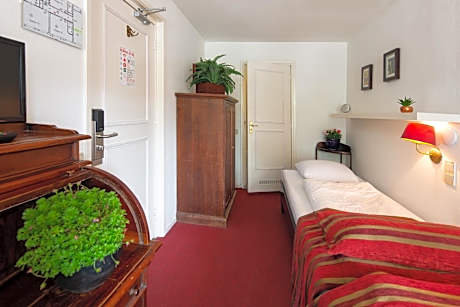 Twin Room with Canal View