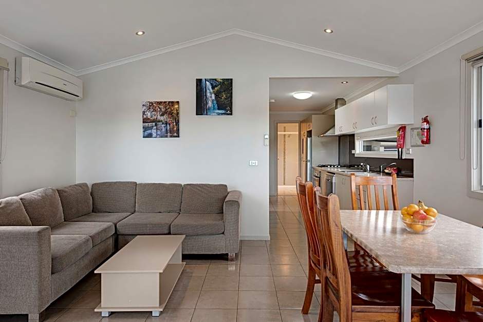 Photo 1 of 9 of Deluxe 2 Bedroom Cabin, Riverfront