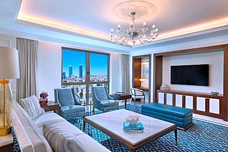 Majestic, Suite, Bedroom 1: 1 King, Bedroom 2: 2 Queen, Skyline view