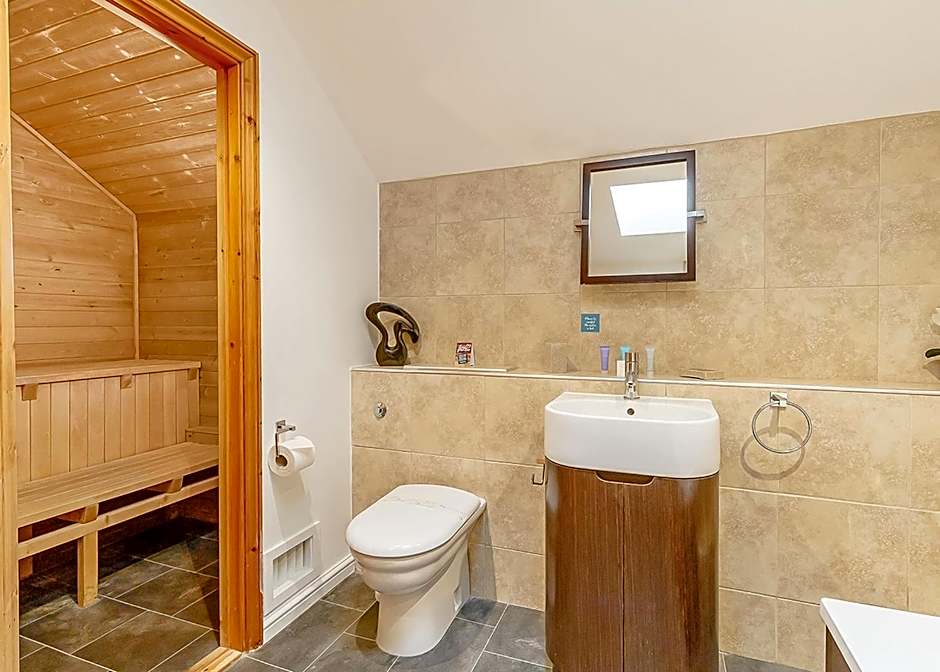 Tilford Woods Lodge Retreat
