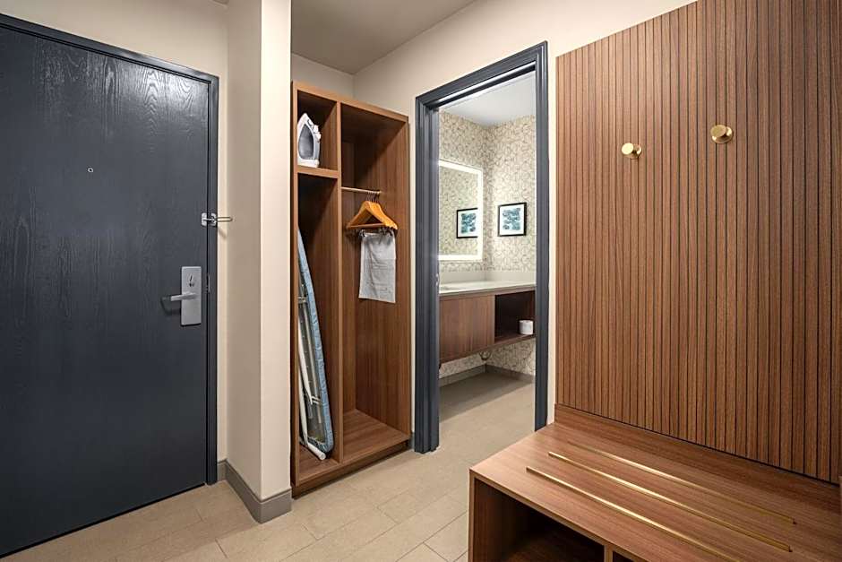 Holiday Inn Ontario By IHG