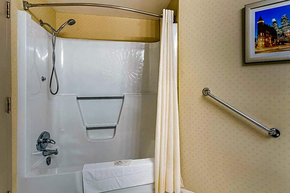 Quality Hotel & Suites