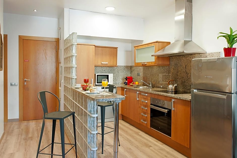 MH Apartments S. Familia