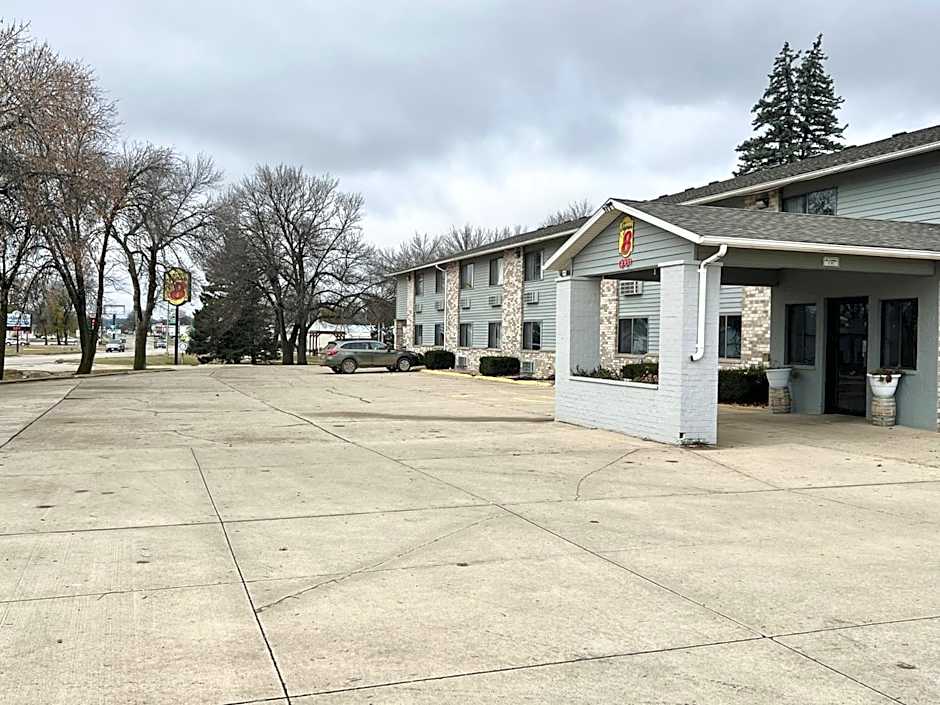 Super 8 by Wyndham Estherville