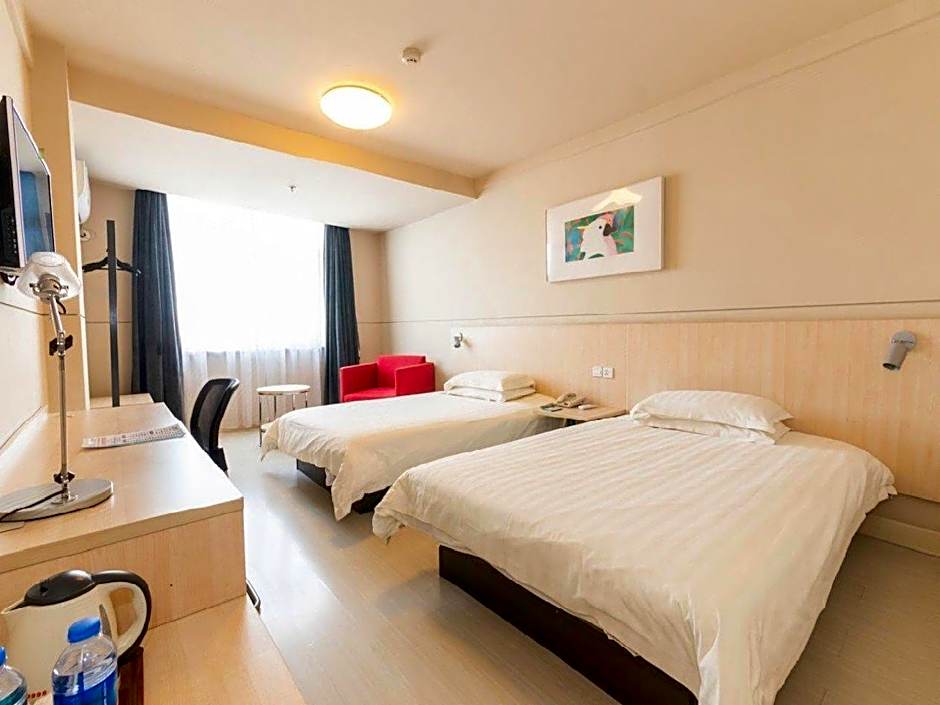 Jinjiang Inn Baoding Railway Station