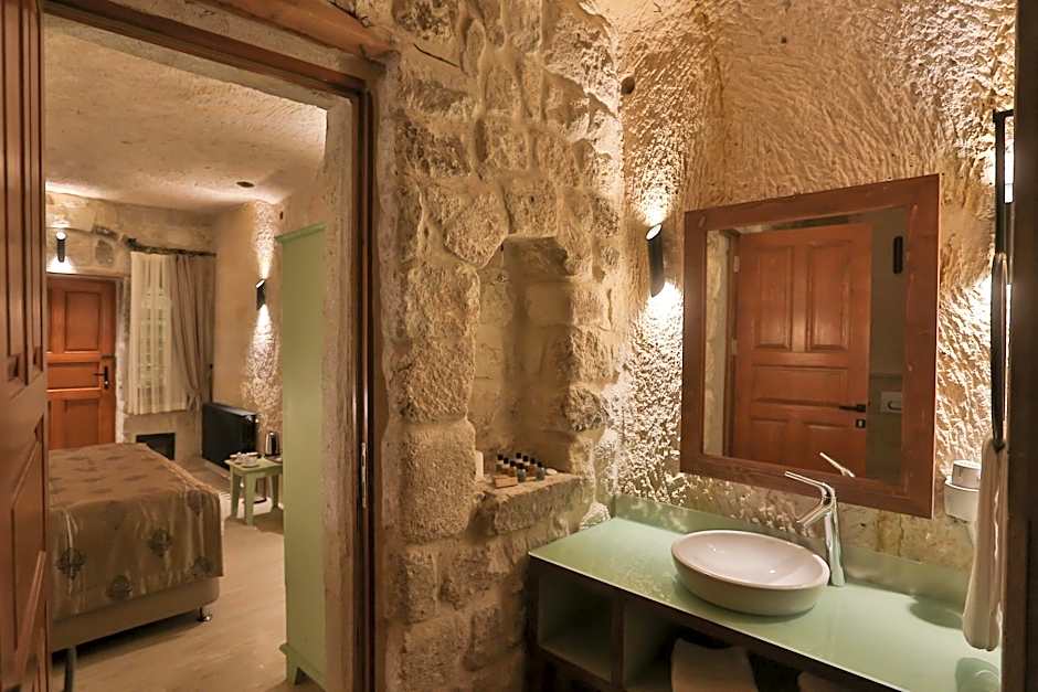 Acropolis Cave Suites