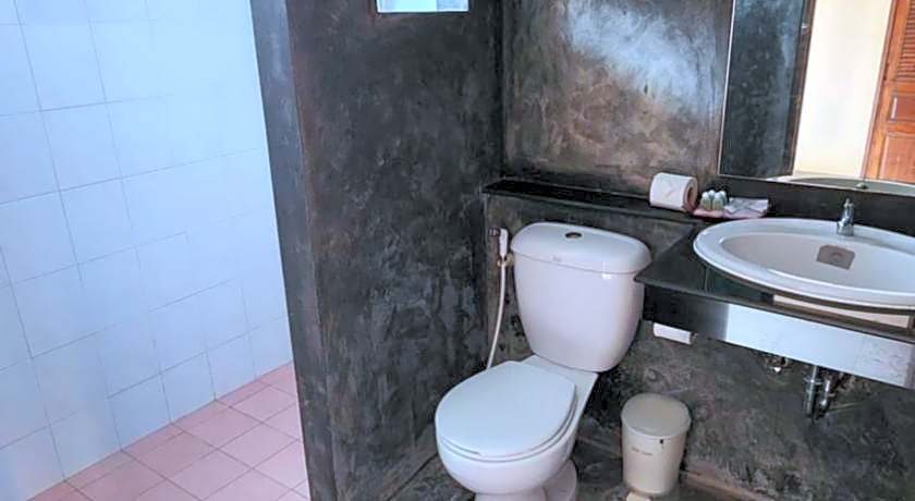 Panupong Hotel