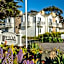 Pelican Inn & Suites