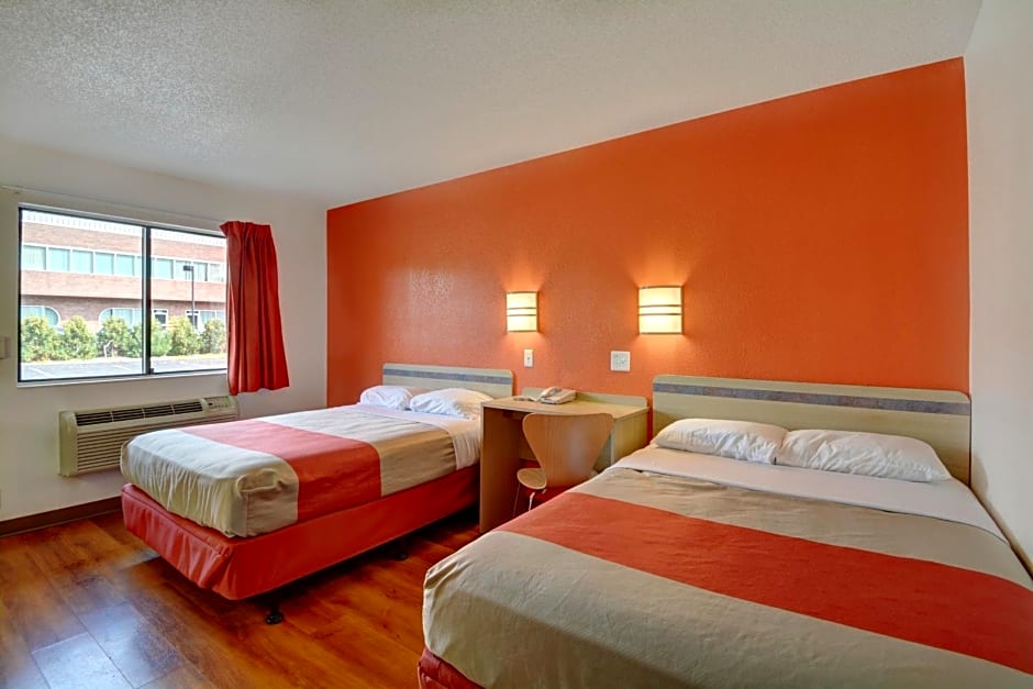 Motel 6-Wethersfield, CT - Hartford