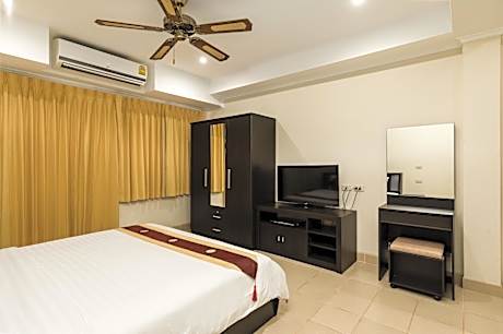 King Apartment with Big Balcony