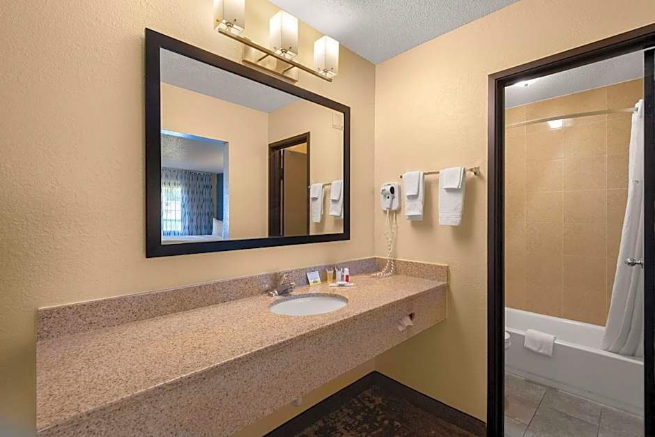 Days Inn by Wyndham Newton