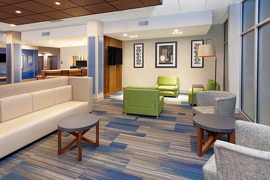 Holiday Inn Express & Suites Sterling Heights-Detroit Area By IHG