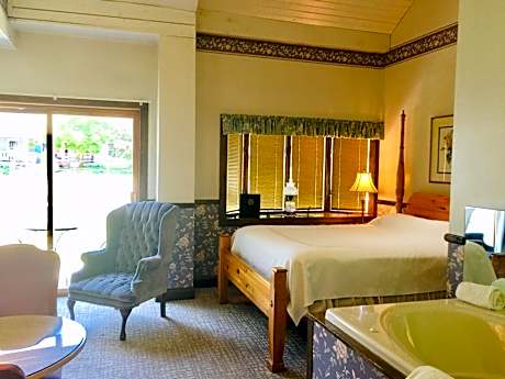 Deluxe Queen Room