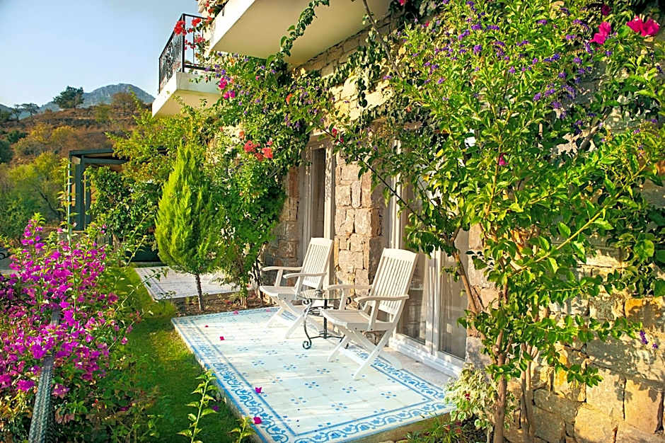 Swan Lake Hotel - Adult Only