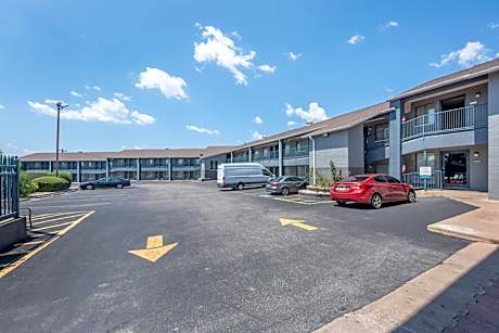 Quality Inn Near Lake Marble Falls