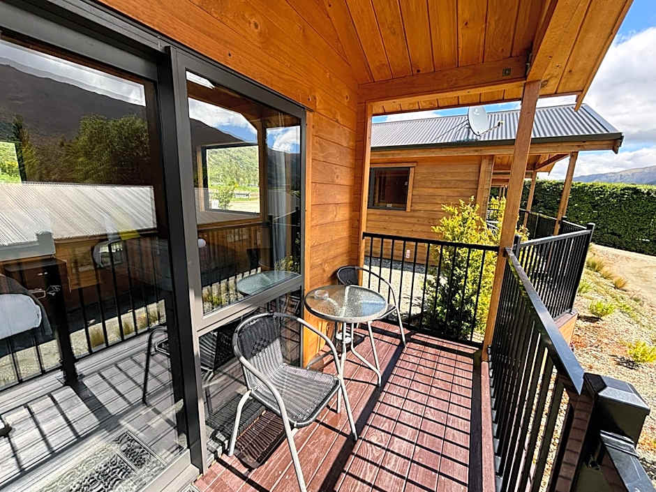 Kingston TOP 10 Holiday Park