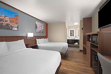 Superior Queen Room with Two Queen Beds - Non-Smoking