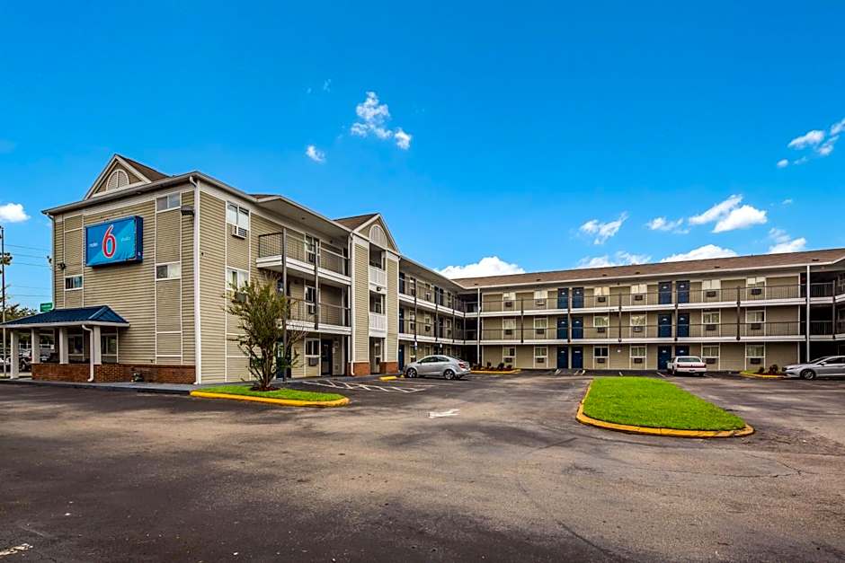 Motel 6-Jacksonville, FL - South